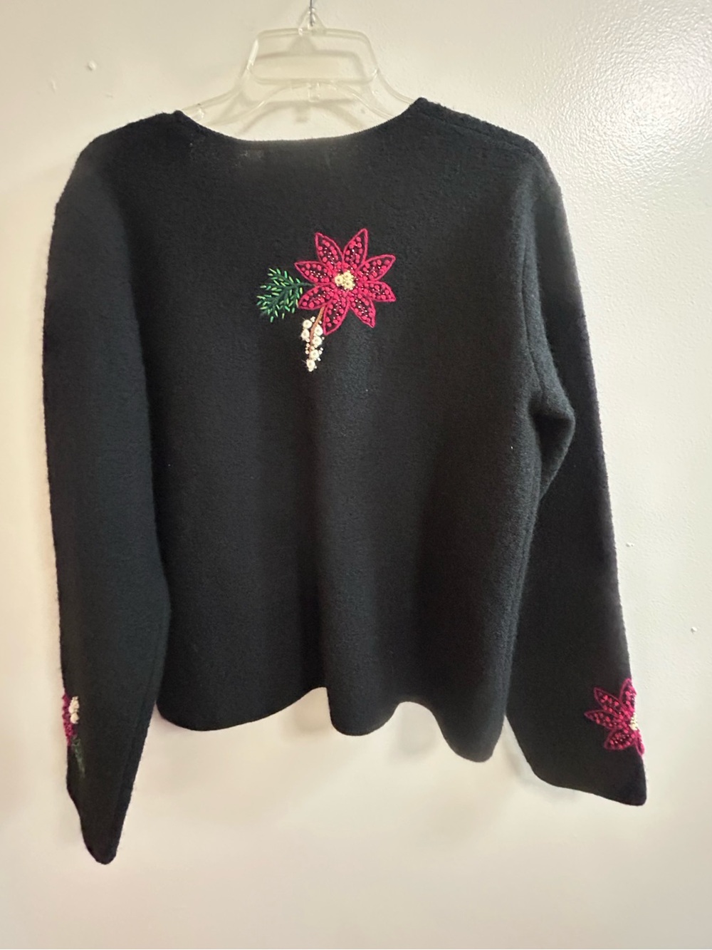 VTG Coldwater Creek Embroidered Beaded Poinsettia Christmas Cardigan Sweater M - Picture 4 of 6